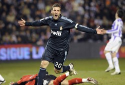 1-1大冷门！7轮不胜仍逼平11.7亿豪门 利物浦躺赚 少赛2场5分领跑